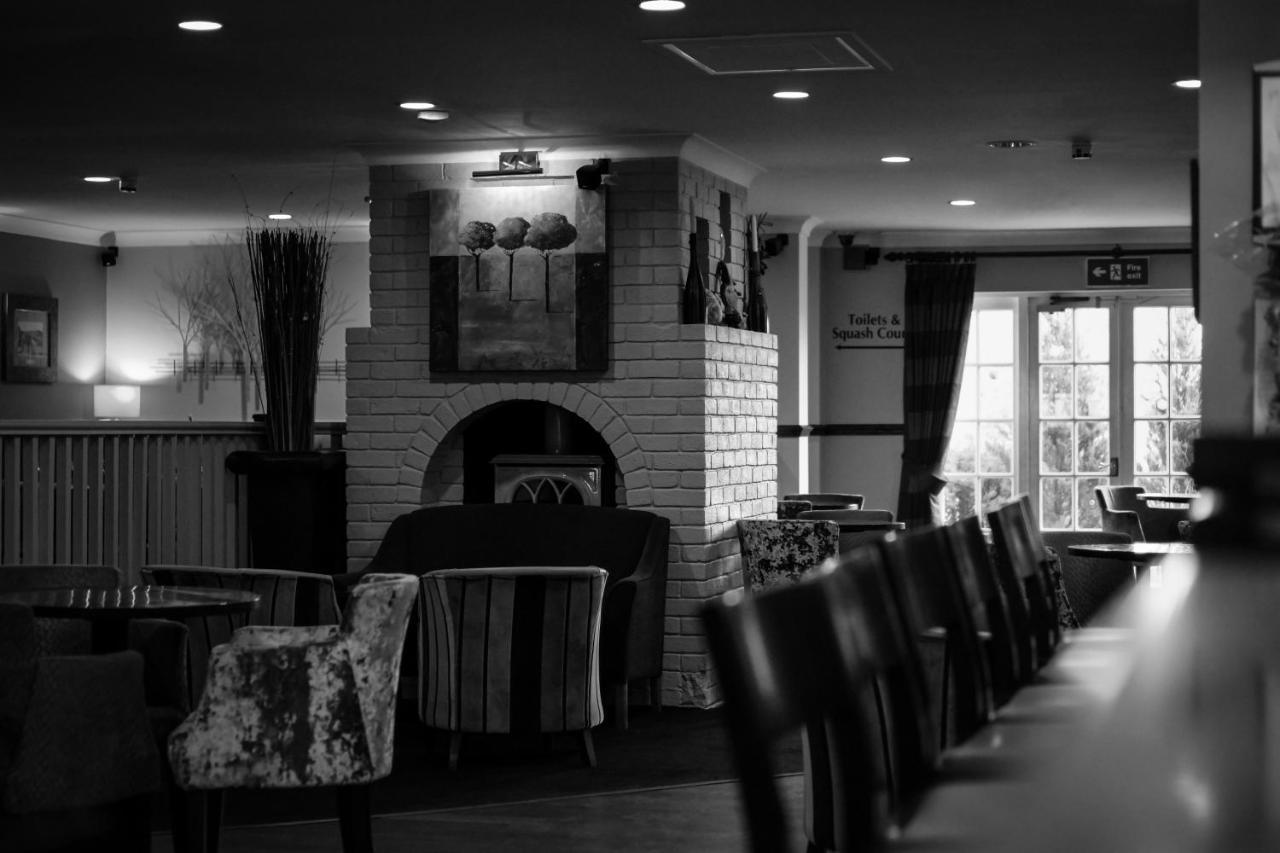 Crown Lodge Hotel Уисбек Экстерьер фото