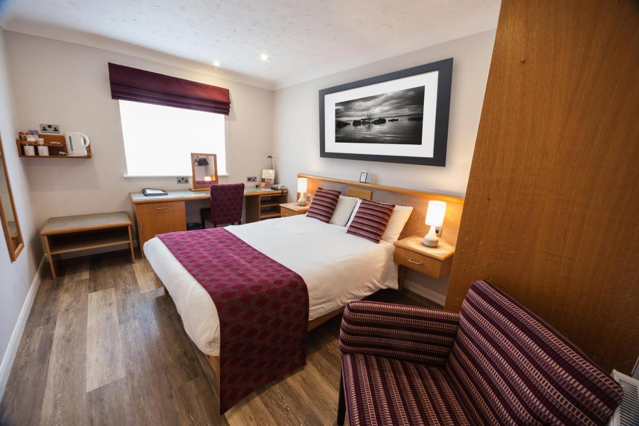Crown Lodge Hotel Уисбек Экстерьер фото